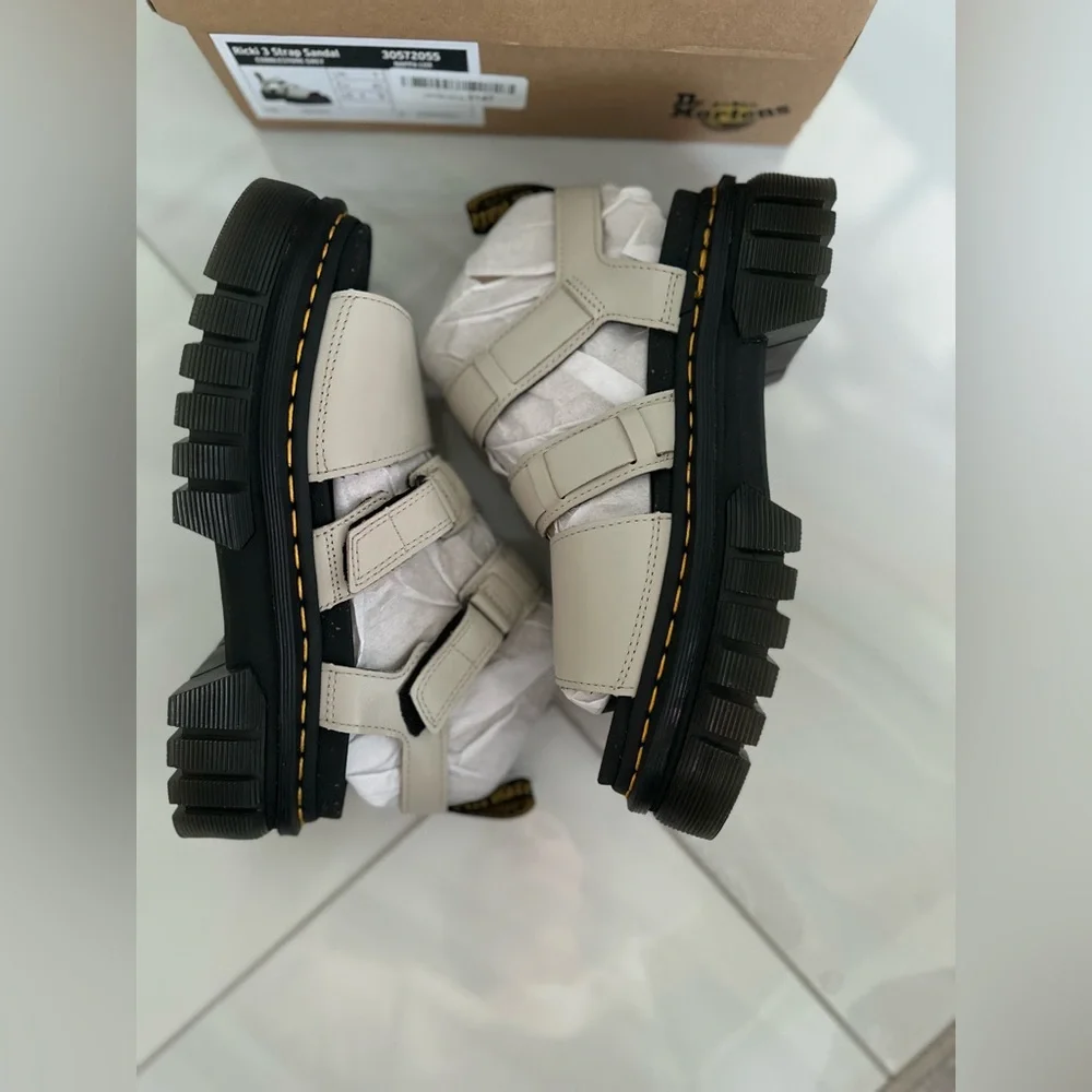 Dr. Martens Ricki 3-Strap Platform Sandals
Size: US 9 Color: Cobblestone Grey - Picture 8 of 11